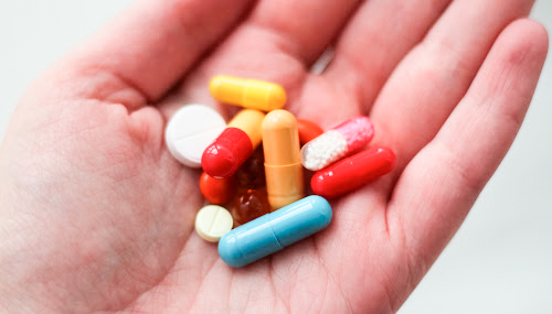 Uso indiscriminado de medicamentos para o estômago